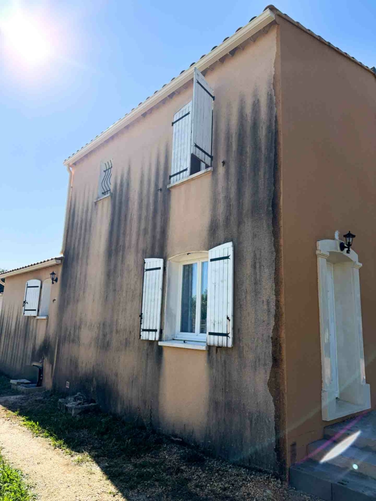 Nettoyage façade par R SUD DRONE maison AVANT