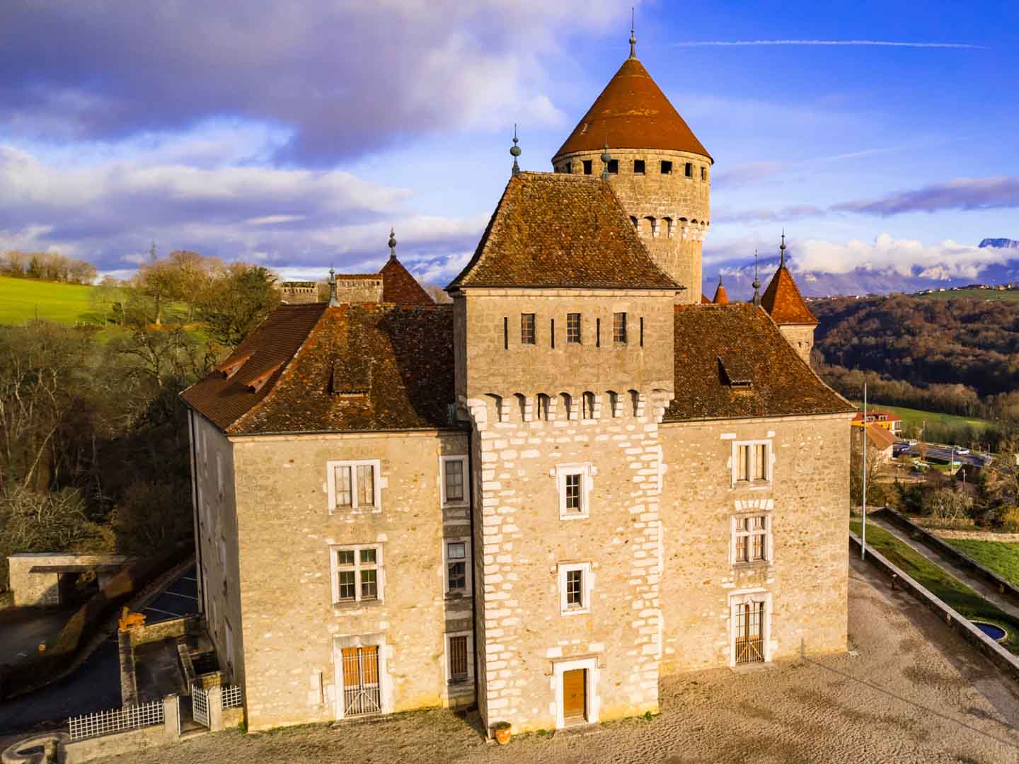 R Sud Drone Nettoyage monument chateau sud de la france