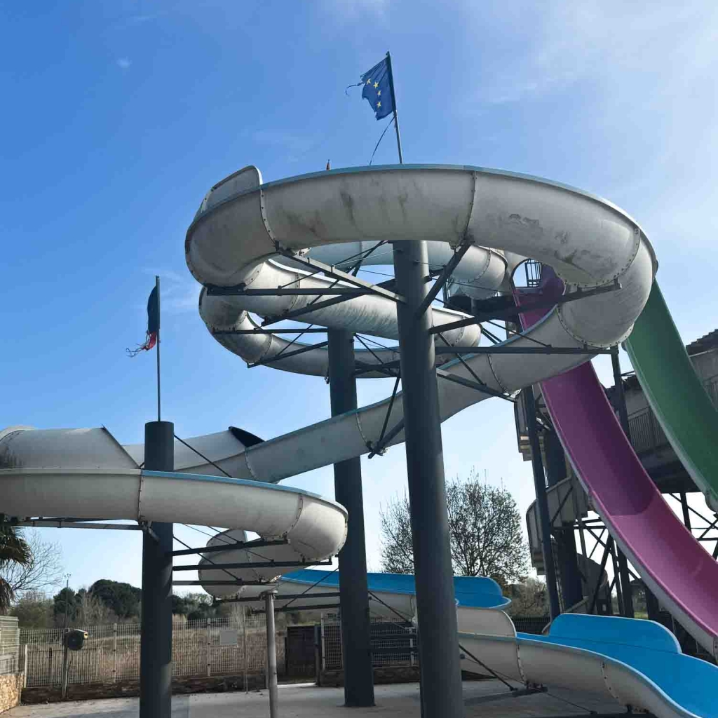 Nettoyage Toboggan Piscine R Sud Drone AVANT